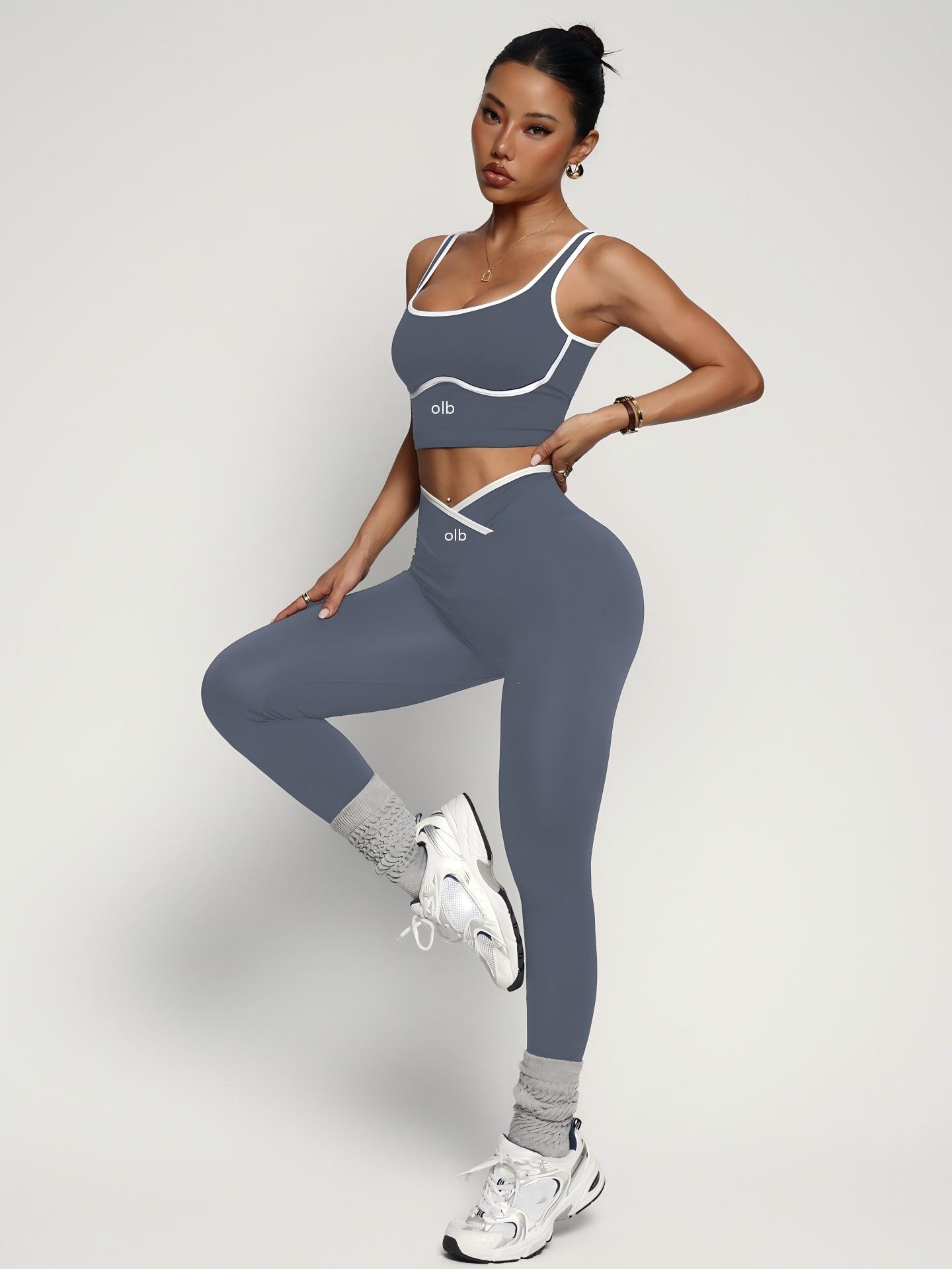 طقم رياضي جديد من قطعتين: حمال - مراجعة Sports Bra Racerback وسعره